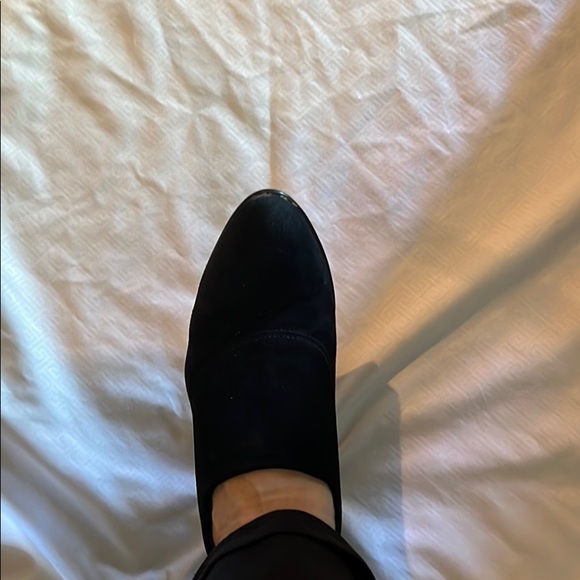 Aquatalia Suede Black heels - Picture 4 of 4